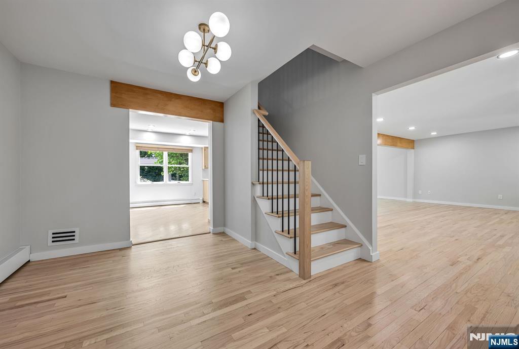 439 Summit Street - Photo 4