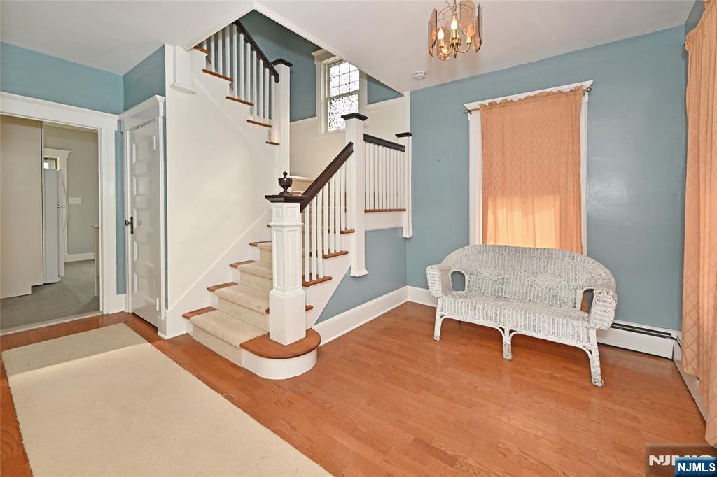 264 Morse Avenue - Photo 3