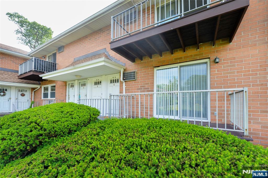 15 Cottage Street 15- 12A - Photo 1