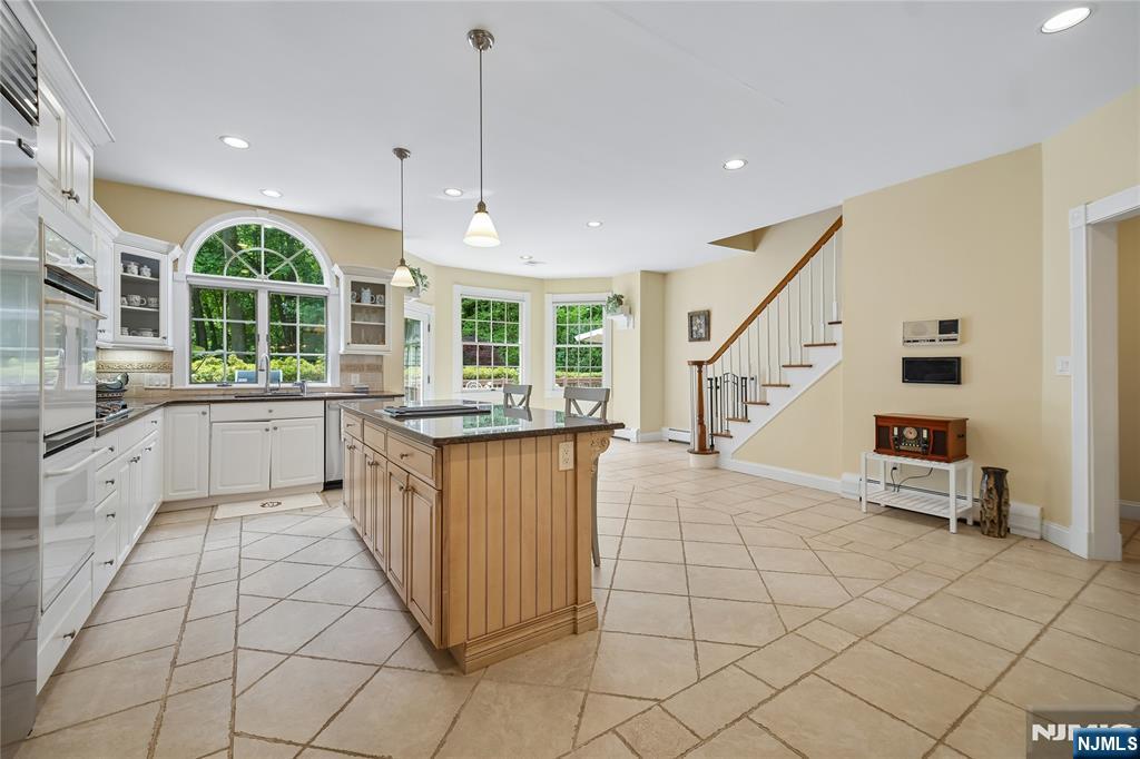 519 E Saddle River Road