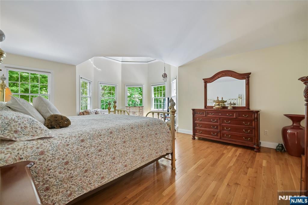 519 E Saddle River Road
