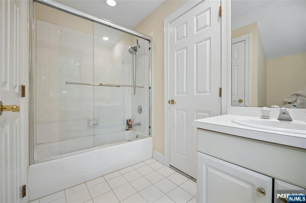 519 E Saddle River Road