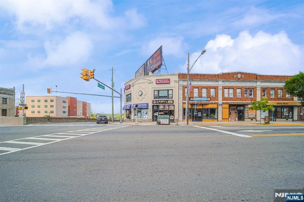 1 Columbia Avenue 1 - Photo 5
