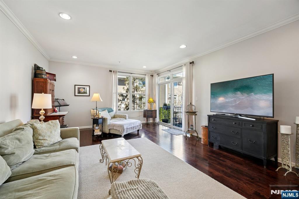 428 Newburgh Court 428 - Photo 4