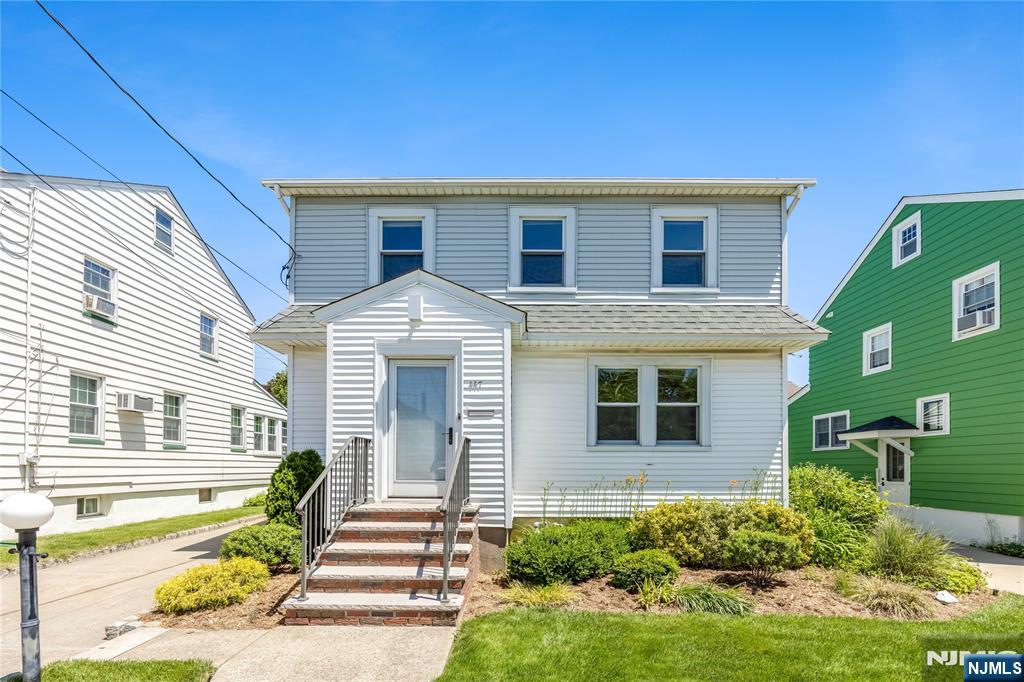 447 Sussex Road - Photo 2