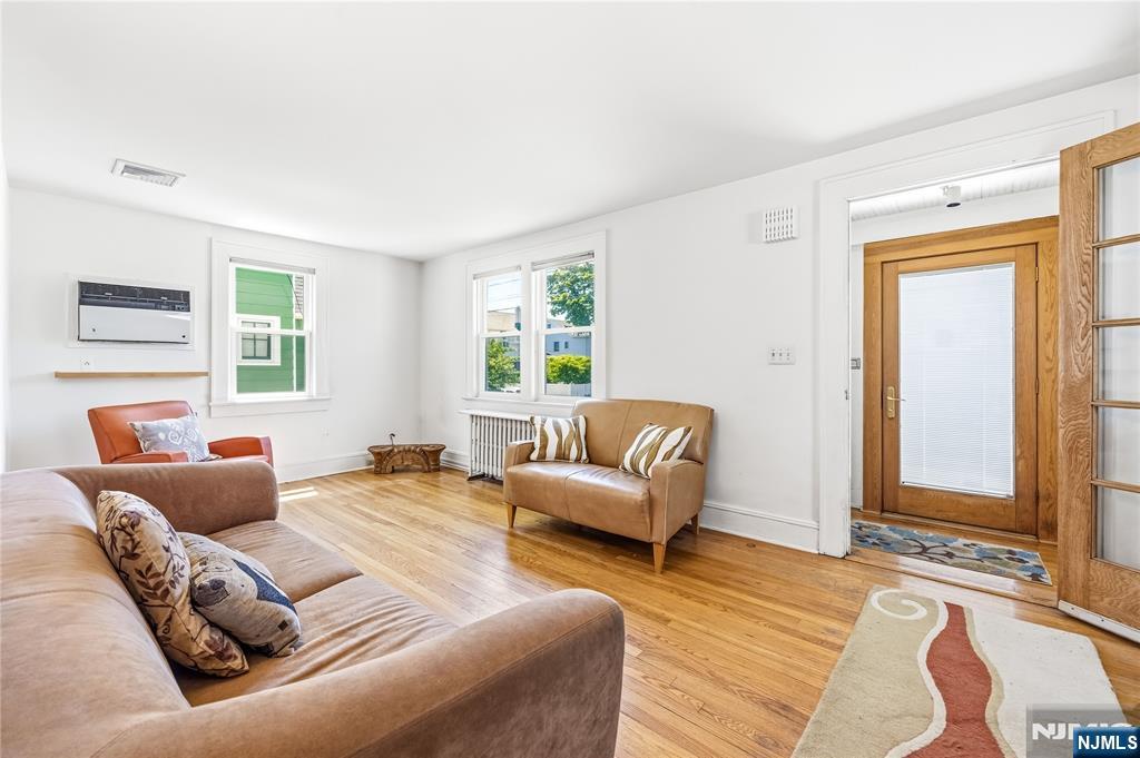 447 Sussex Road - Photo 5