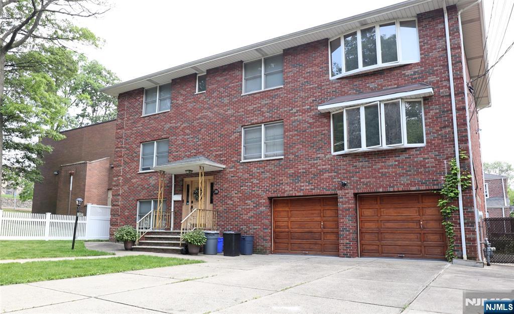 206 New York Avenue 2 - Photo 1