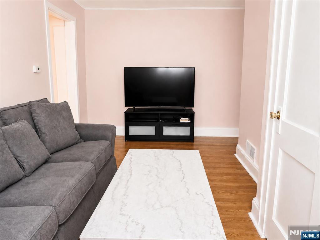 522 Saddle River Road Apt 1 - Photo 4