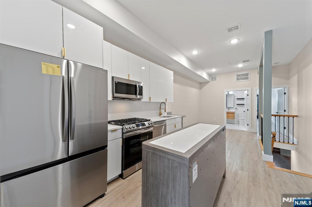 234 Webster Avenue 1L - Photo 1