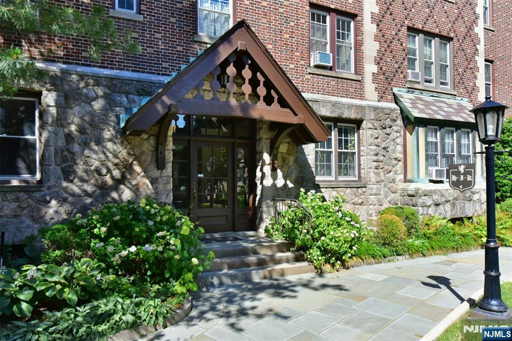 275 Engle St #H 1, Englewood, NJ 07631
