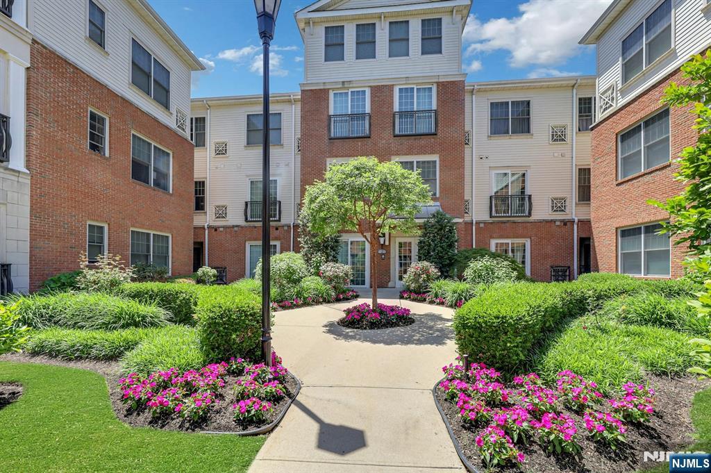 2307 The Plaza none - Photo 1