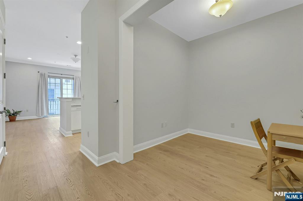 2307 The Plaza none - Photo 3