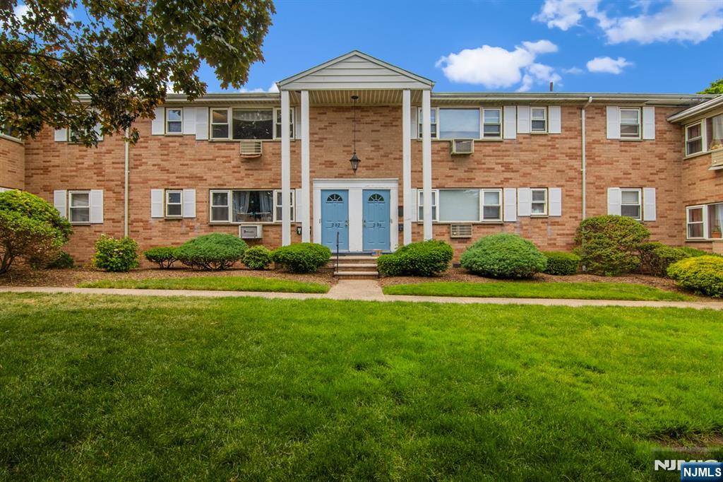 2-02 Virginia Dr #202B, Fair Lawn, NJ 07410