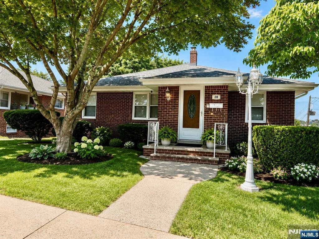 28 Burns Avenue 1 - Photo 1