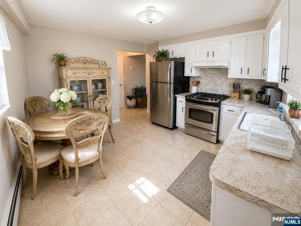 28 Burns Avenue 1 - Photo 2