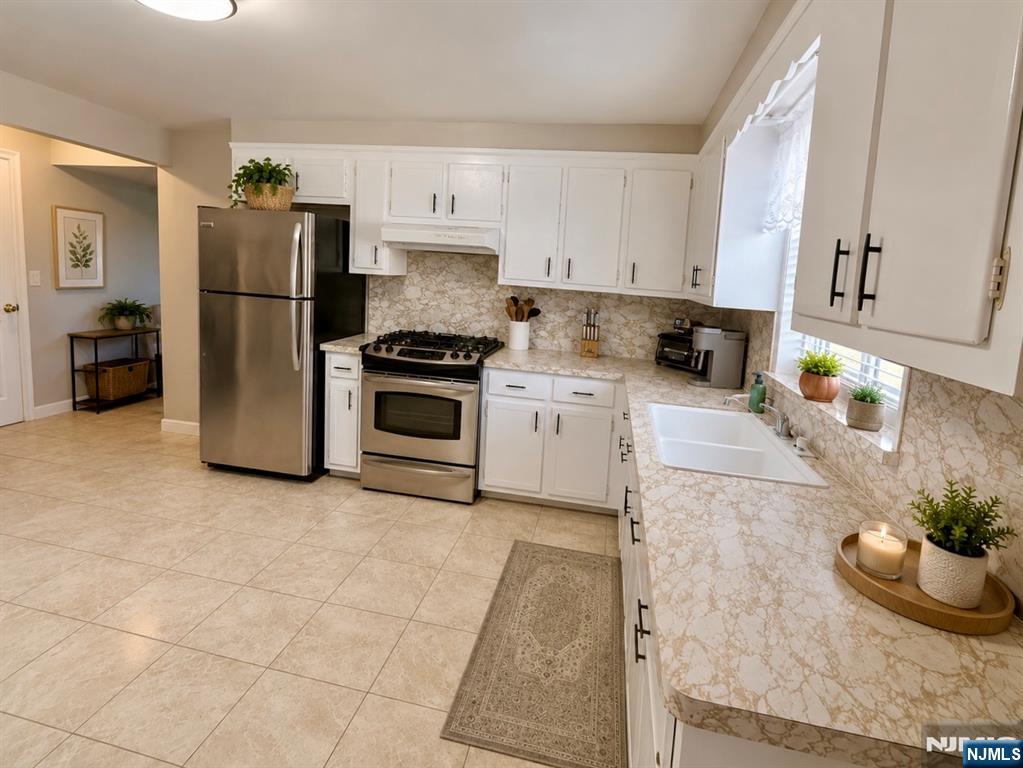 28 Burns Avenue 1 - Photo 3