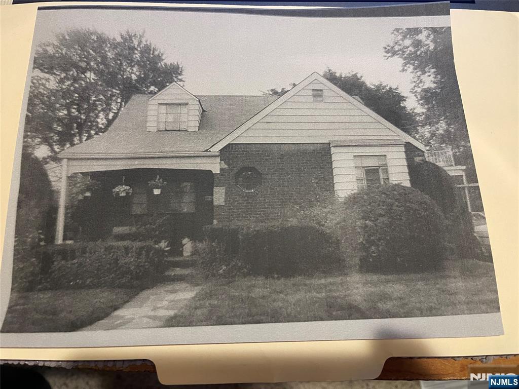 10-16 Burbank Street - Photo 3