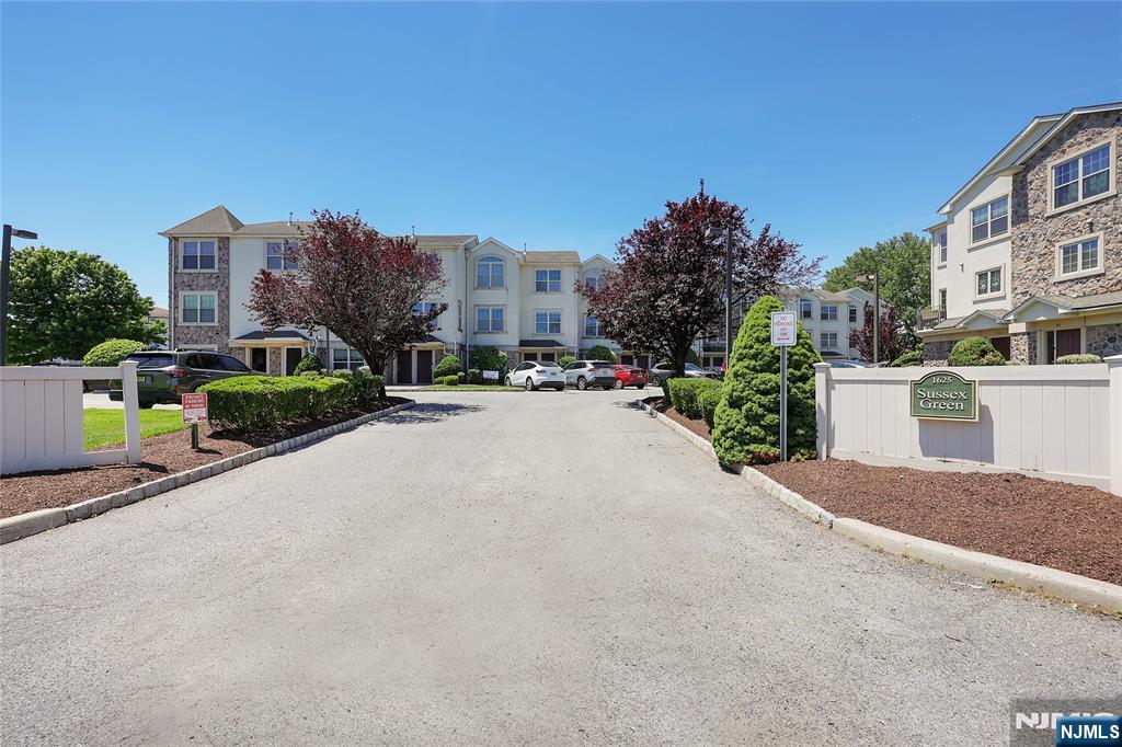 $650,000 Townhouse