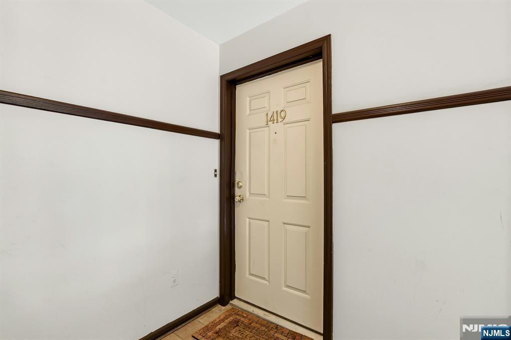 1419 Faulkner Court - Photo 2