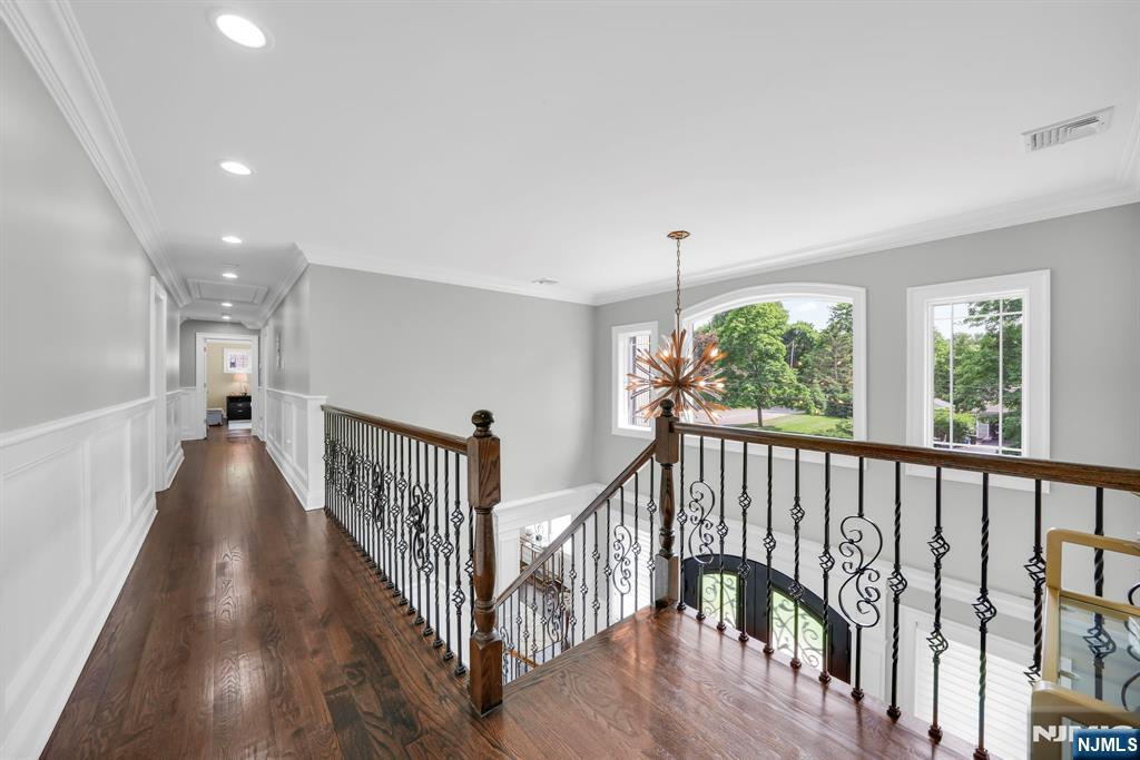 42 Saratoga Drive — photo 32
