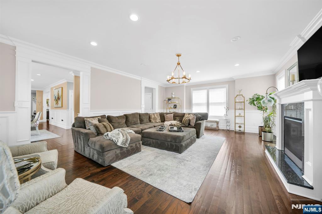 42 Saratoga Drive — photo 8