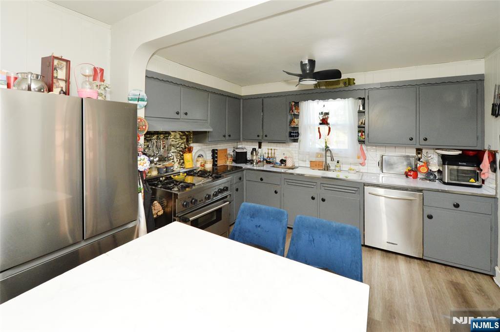 18 Parker Avenue - Photo 5