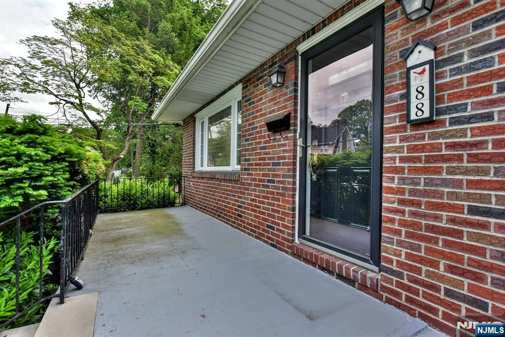 88 Woodland Avenue - Photo 2