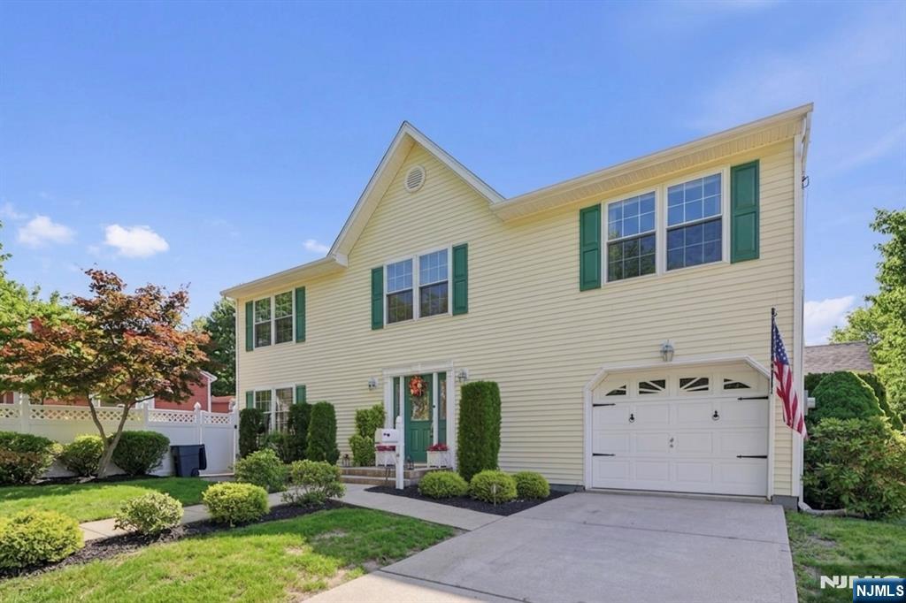 81 Hudson Avenue - Photo 1