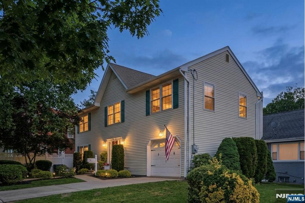 81 Hudson Avenue - Photo 2
