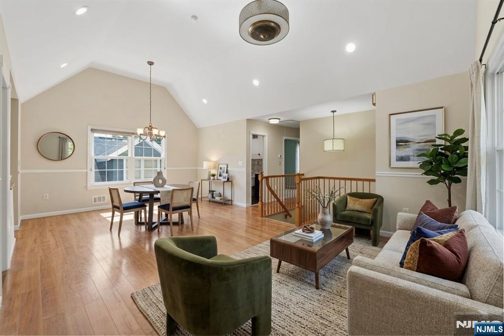 81 Hudson Avenue - Photo 3
