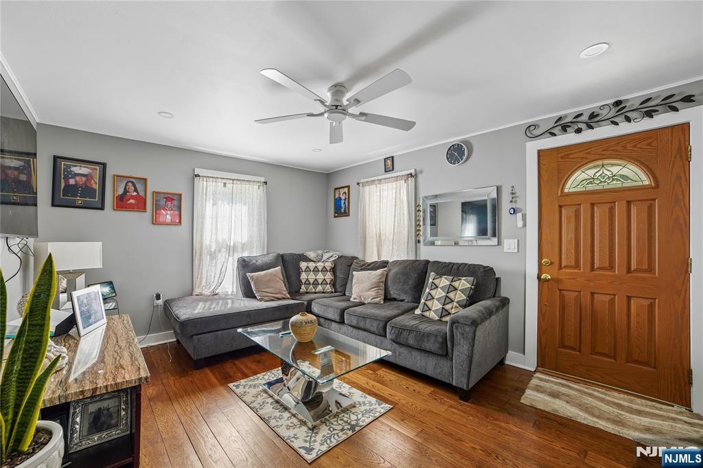 37 Stoll Street - Photo 3
