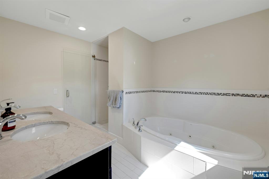 26 Sunset Road — photo 24