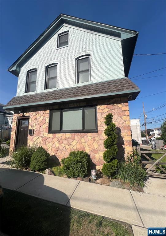 80 Ray Street - Photo 1