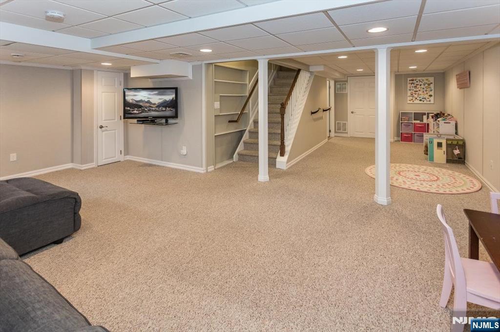 1 Copperfield Way — photo 26