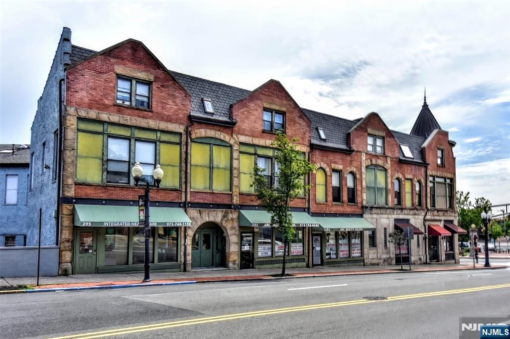 295 Bloomfield Avenue C0009 - Photo 2