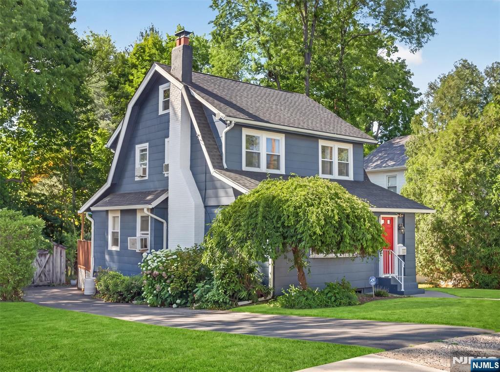 1134 Julia Street