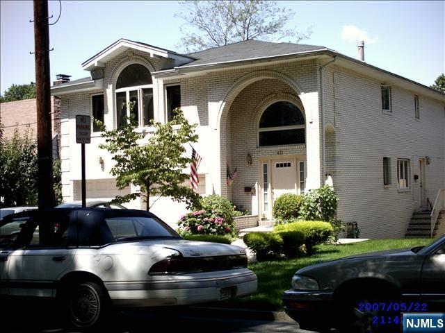 411 Chestnut Street 2 - Photo 2