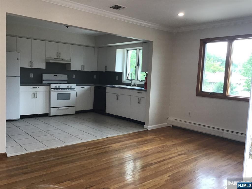 411 Chestnut Street 2 - Photo 4
