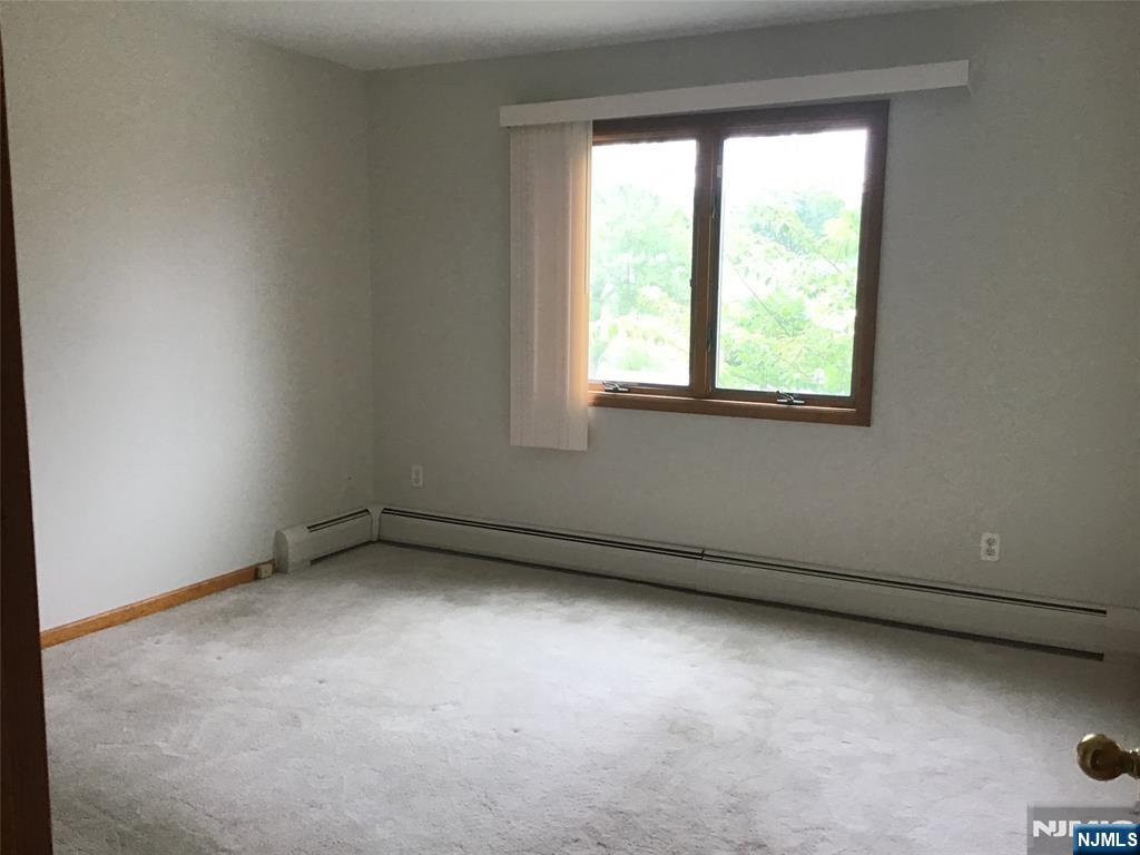 411 Chestnut Street 2 - Photo 5