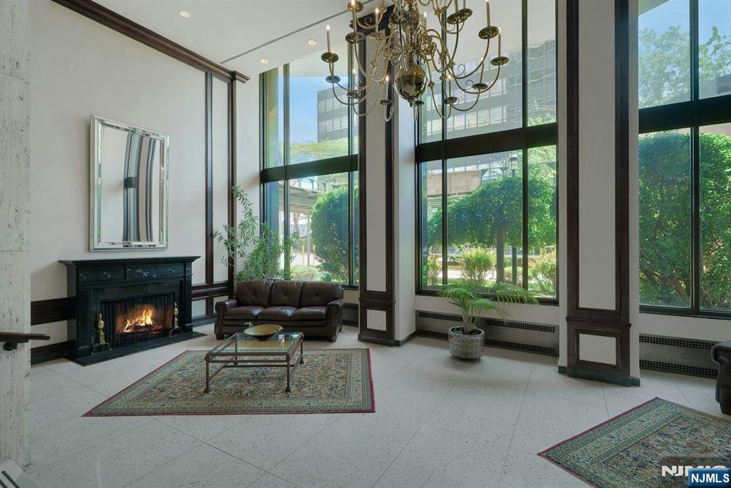 2077 Center Ave #9E, Fort Lee, NJ 07024