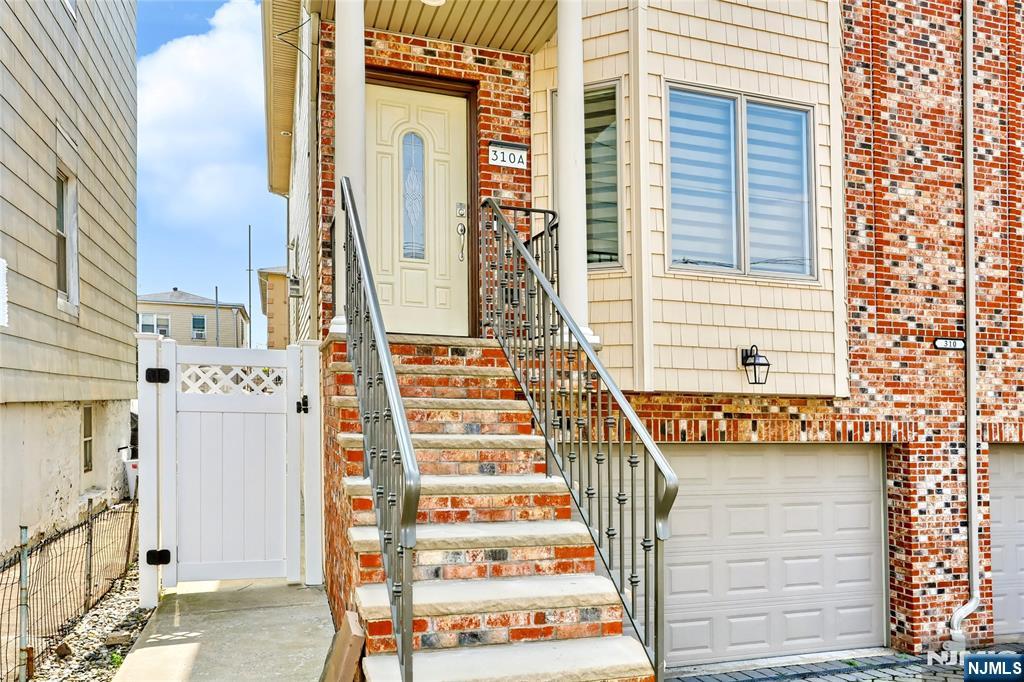 310 6th St #A, Fairview, NJ 07022