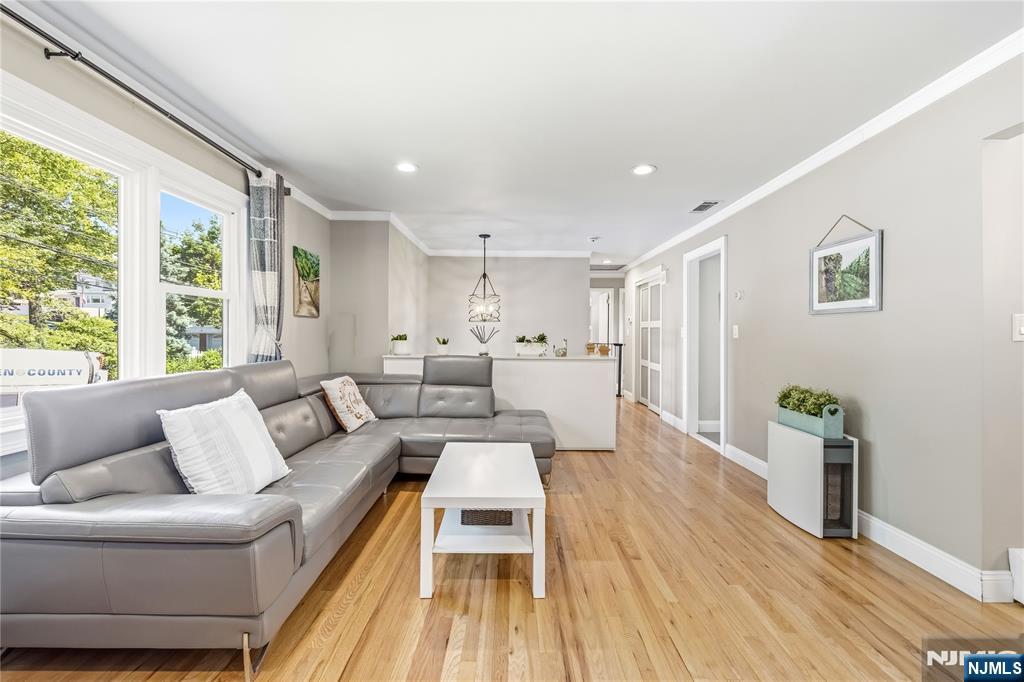 850 Edgewater Avenue - Photo 3
