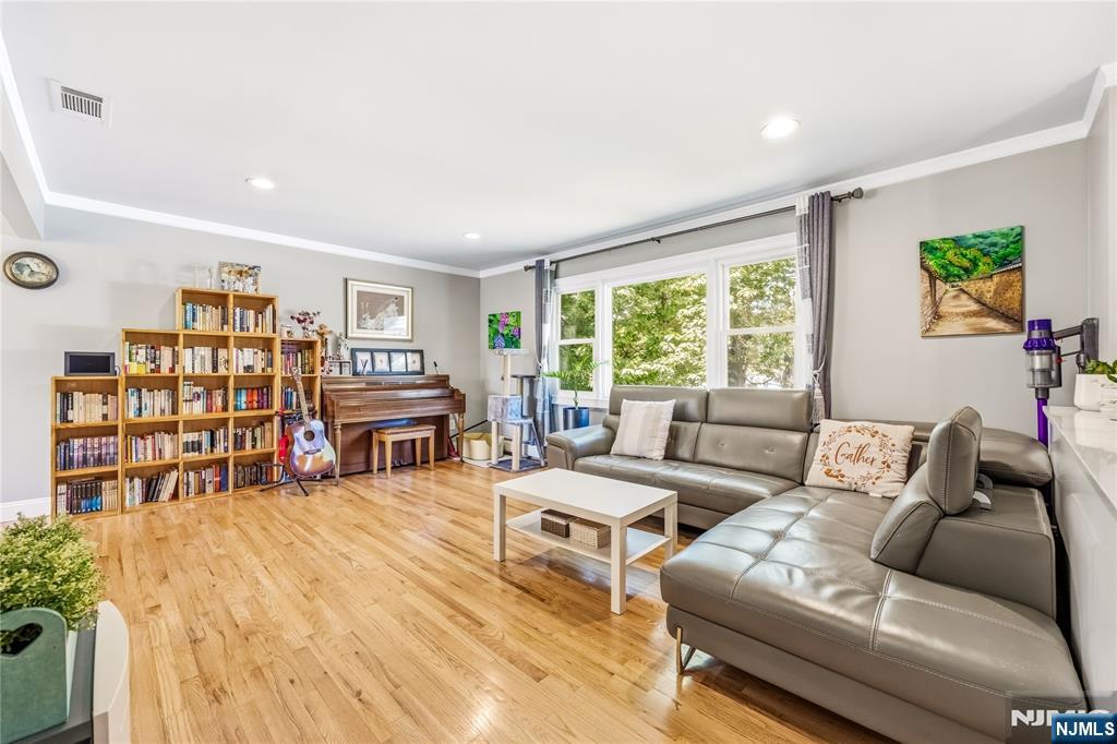 850 Edgewater Avenue - Photo 4