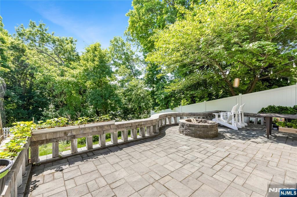 850 Edgewater Avenue — photo 32