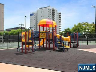 2000 Linwood Ave #17X, Fort Lee, NJ 07024