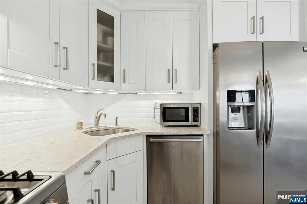 2000 Linwood Ave #17X, Fort Lee, NJ 07024