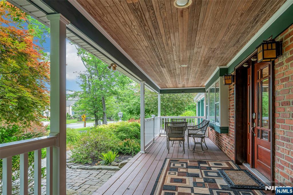 72 Mountain Avenue - Photo 2