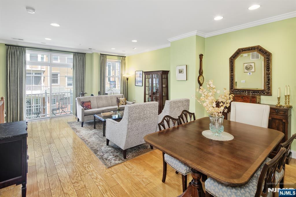 377 Kingston Court - Photo 1
