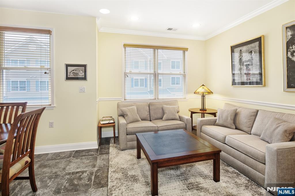 377 Kingston Court - Photo 5