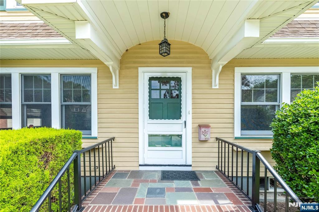 176 Woodward Avenue - Photo 4